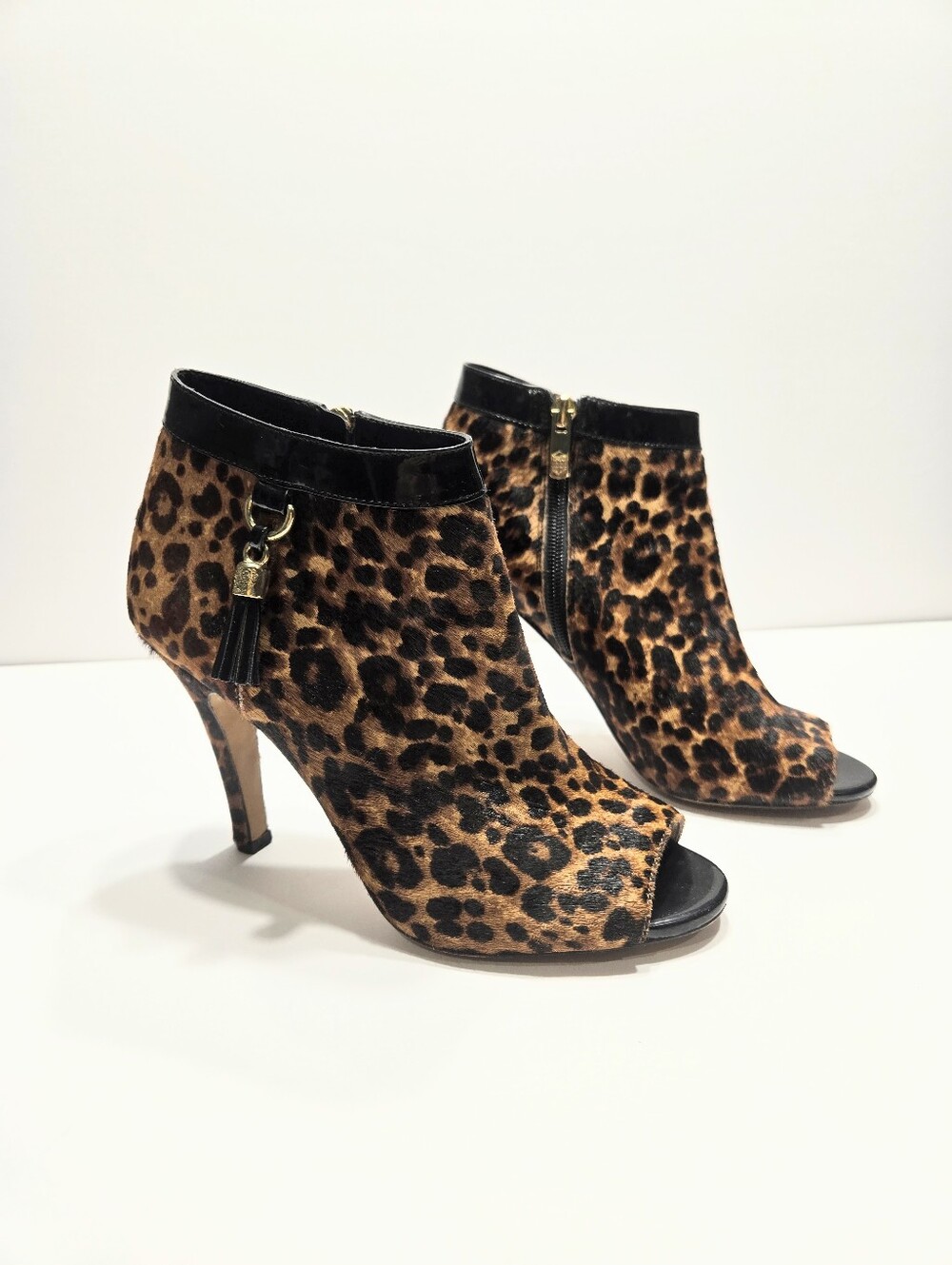 Vince Camuto Cheetah Leapord Heels Booties Peeptoe Boots